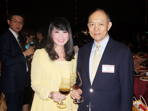 策马（香港）总经理黄金金出席香港侨界社团联会“庆祝香港回归祖国16周年”庆典并会见香港侨界领袖